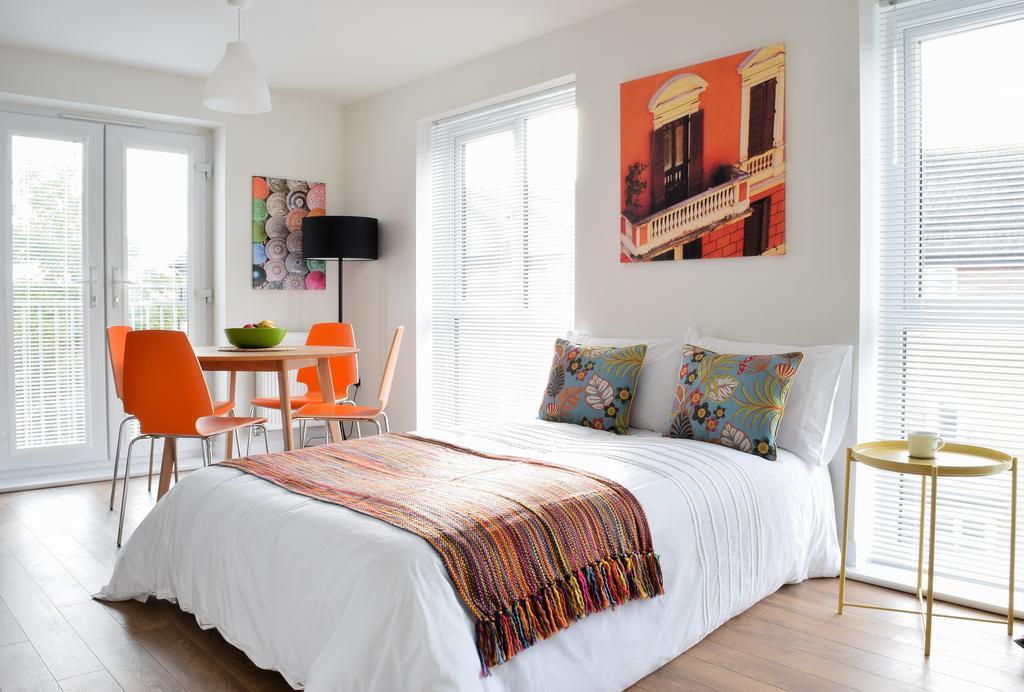 Westlake Apartments 피터버러 외부 사진