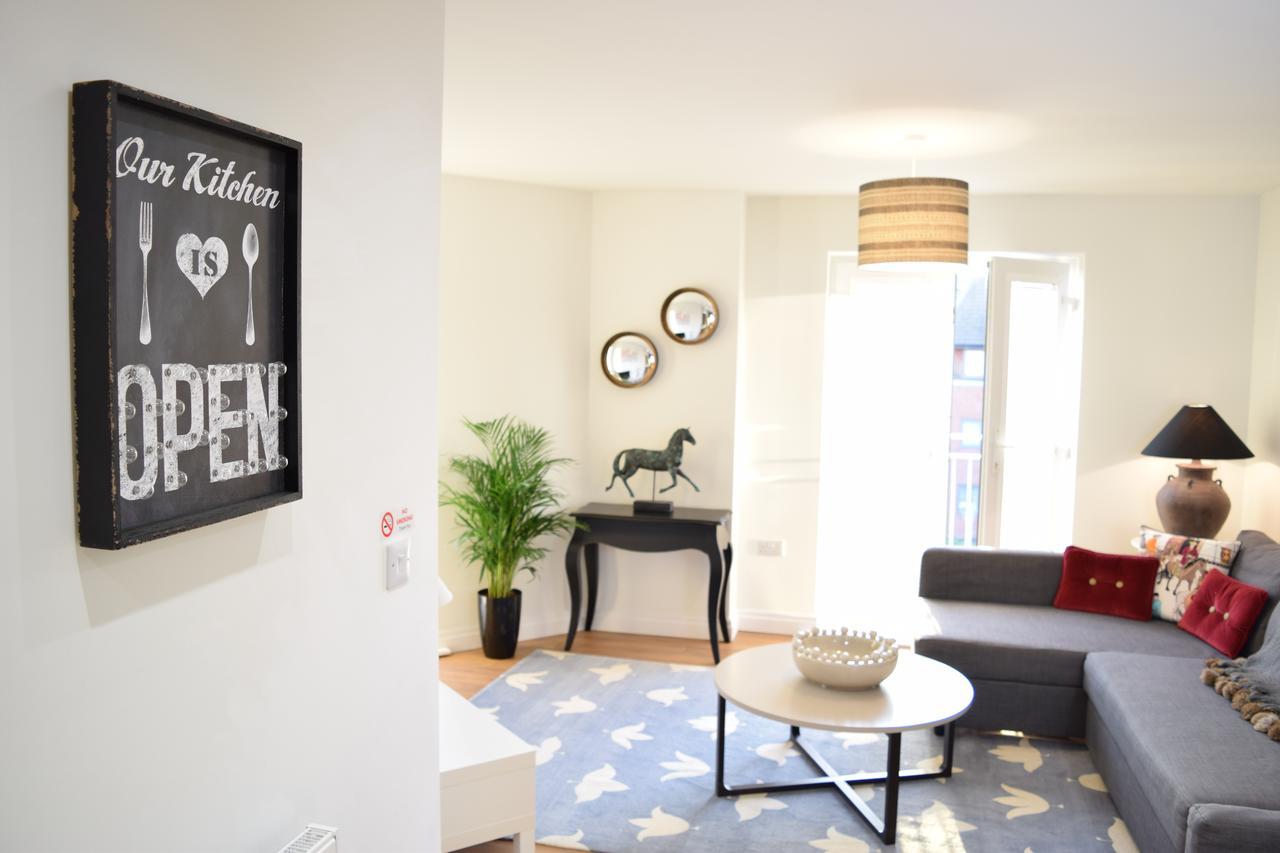 Westlake Apartments 피터버러 외부 사진