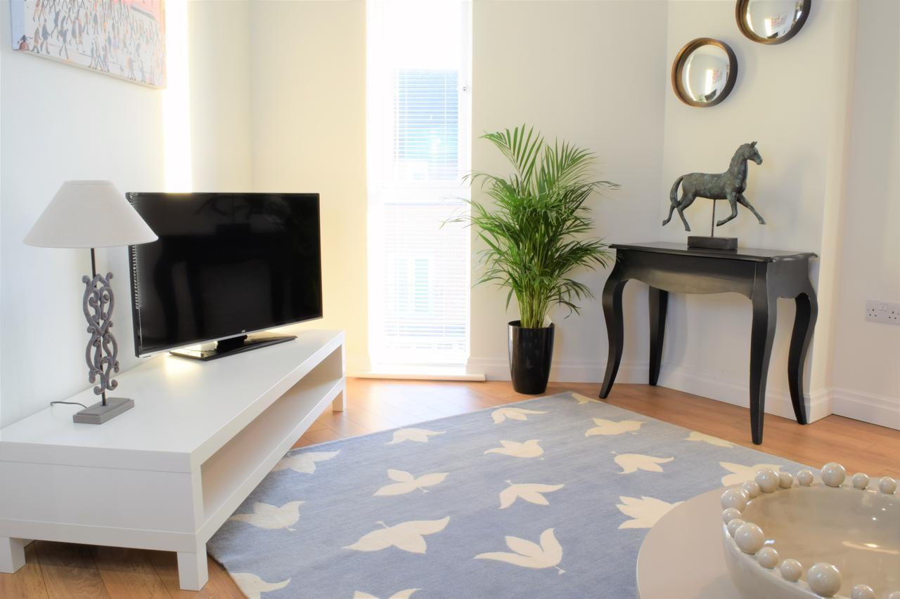 Westlake Apartments 피터버러 외부 사진